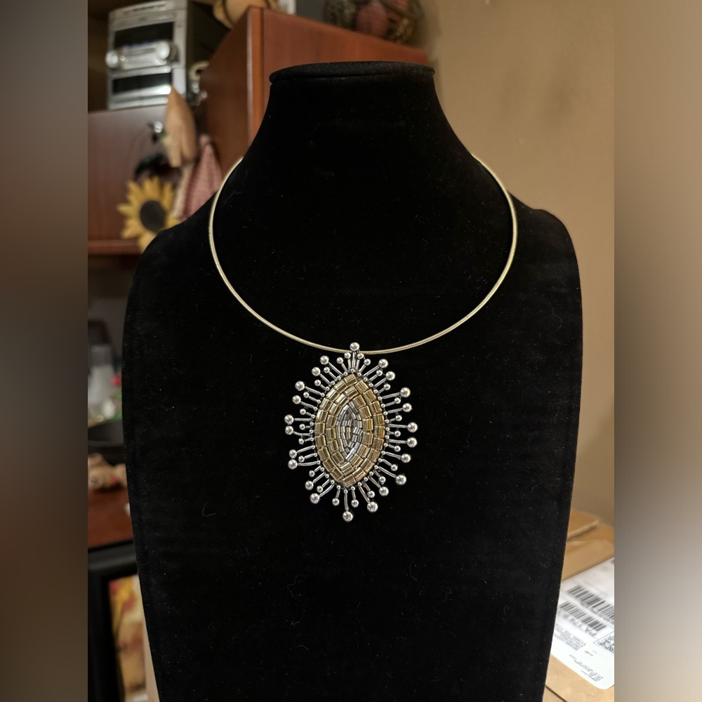 TRESKA Wire Wrap Around necklace 6” diameter 18” Length